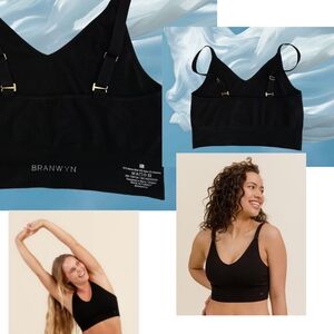 Black Racerback Sports Bra for Comfort and Support